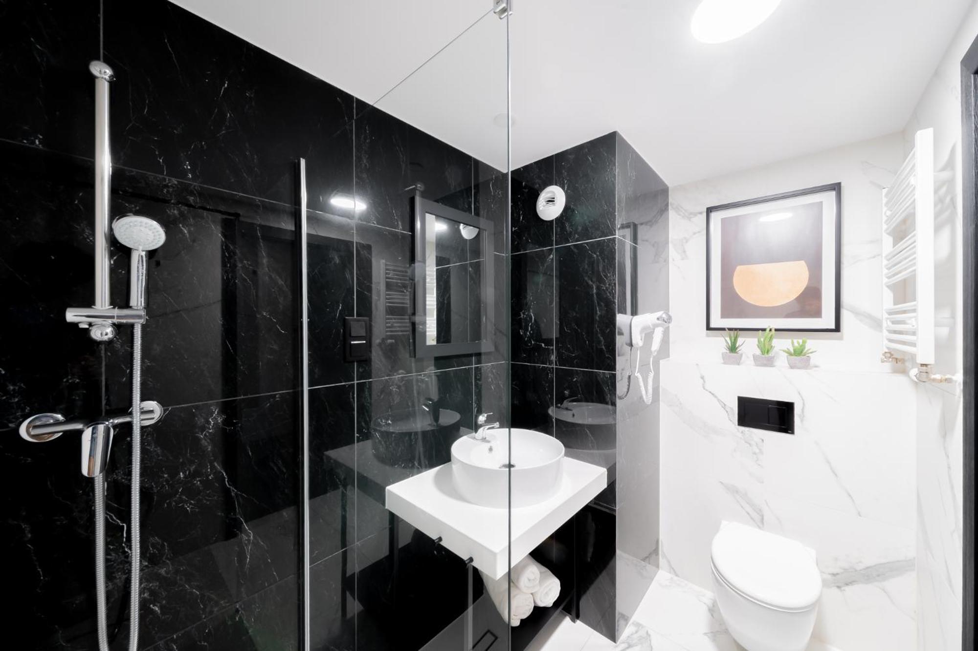 Apartament Lulu - Rosa - Hotelowe Z Klimatyzacja I Konsola Ps4 - Solny Kołobrzeg